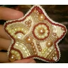 Charivna Mit Karoliukų siuvinėjimo rinkinys segės „Meduolis“ su Preciosa, Crystal Art