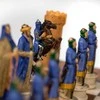 Italfama KRYŽIUOČIAI prieš SARACĖNUS: rankomis spalvinti šachmatai su GUOBOS MEDIENOS žaidimo lenta