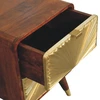 Artisan Furniture Avora mango medienos naktinis staliukas su 2 stalčiais ir žalvario dekoru, kaštono atspalvio