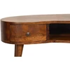Artisan Furniture Kompaktiškas Wave mango medienos kavos staliukas su stalčiumi ir lentyna, kaštono atspalvio