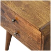 Artisan Furniture Lenktas mango medienos naktinis staliukas su 2 stalčiais, kaštono atspalvio