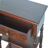 Artisan Furniture Mango medienos šoninis staliukas su stalčiumi ir 2 lentynomis, kaštono atspalvio