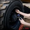 Pripūtimo pistoletas su skaitmeniniu manometru 17 bar AMIO-04466