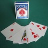 Bicycle kortos su balta nugarėle – magijos triukams ir pokeriui