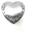 Deco Gifts Širdelės formos metalinė papuošalų dėžutė su rožių motyvu – puiki dovana