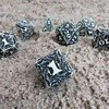 Q Workshop Žaidimų Kauliukų Rinkinys - Dracopolis Scandinavian Blackfang 7 Kauliukai Smėlio Spalvos