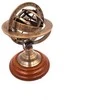 Hobilt Žalvarinė astrolabija ant medinio pagrindo – 13,5 cm retro dekoras