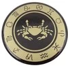 Hobilt Zodiako Vėžys šaldytuvo magnetas – emaliuotas, auksinis, 6 cm