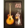 Hobilt Jimmy Page mini gitara rėmelyje – kolekcinė dovana Led Zeppelin fanams