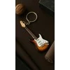 Indominiguitars Raudonmedžio raktų pakabukas – Hendrikso gitaros stilius, muzikos gerbėjams