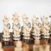 Italfama GRAIKŲ MITOLOGIJA: rankomis spalvintų šachmatų komplektas su žaidimo lenta