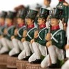 Italfama NAPOLEONAS prieš RUSIJĄ: rankomis spalvinti šachmatai su odos pakaitalo lenta ir dėtuve + šaškės ir nardai