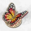 Medinis karoliukų siuvinėjimo rinkinys „Ryškus drugelis“ – Wonderland Crafts