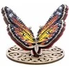 Medinis karoliukų siuvinėjimo rinkinys „Ryškus drugelis“ – Wonderland Crafts