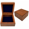Mirtop Maža medinė dovanų dėžutė su tamsiai mėlynu įdėklu, 8 x 8 x 4 cm