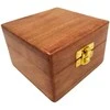 Mirtop Medinė dėžutė papuošalams 6×6×4 cm – su pamušalu, graviruojama