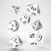Q Workshop Classic Rpg Kauliukų Rinkinys Baltos Ir Juodos