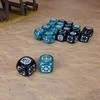 Q Workshop Crosshairs Compact D6 RPG Kauliukų Rinkinys (Audros Mėlyna Ir Juoda Sp.)