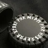 Dėlionė Q Workshop Runic Juodas Leather Kauliukų Puodelis