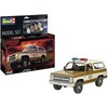 Revell Stranger Things: Hopper 1985 Chevy K5 Blazer dovanų rinkinys 1:25