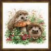 RIOLIS – Create It Yourself – Siuvinėjimo rinkinys „Ežiukai“ 1469 (25x25 cm)