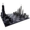 Skyline Chess Prabangus Niujorko „Skyline“ šachmatų rinkinys, nerūdijančio plieno figūros