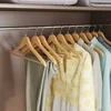 SONGMICS Mediniai drabužių pakabai, 50 vnt. rinkinys, tvirto medžio pakabai