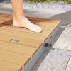 Outsunny lauko dušas su reguliuojamu pedalu, aliuminio sodo dušas iki 4 m fontano aukščio, 70 x 55 cm, saunos dušas medžio išvaizdos, neslystantis, atsparus oro sąlygoms, lauko kempingo dušas baseinui, saunai