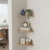 Relaxdays Kampinė sieninė lentyna, riešutmedis