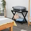 Kelioninis Relaxdays Juodas bambukinis lagaminų stovas su lentyna
