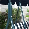 "Outsunny Hollywood Swing" 3 vietų sodo sūpynės su reguliuojamu stogeliu, vandeniui atsparus supamasis suoliukas, kurio keliamoji galia iki 240 kg, skirtas sodui, balkonui, tinklelis, mėlynos spalvos