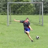 Sportnow HOMCOM Futbolo vartai su PE tinkleliu, futbolo vartai vaikams ir suaugusiems, 240 x 85 x 160 cm, plienas, PE, sodui, futbolo treniruotėms, pilkos spalvos