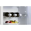 Šaldytuvas Gorenje Integrerat kyl /frysskåp med NoFrost DualAdvance för frostfri förvaring och separat luftcirkulation i kyl och frysdelen. CrispZone hjälper till att hålla frukt och grönsaker färska längre, medan SuperCool säkerställer snabb nedkylning efter inköp.