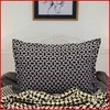 Glamžyto medvilninio audinio pagalvės užvalkalas - 50x70 cm. su užtrauktuku