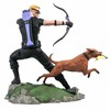 Diamond Select Marvel Gallery Comic Hawkeye + Dog Diorama statue 23cm