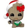 FUNKO POP! Vinilinė figūrėlė: Marvel - Groot su dovana, 9 cm