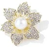 Unikalaus dizaino sagė , Pearl in a flower
