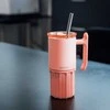 Quokka Umi - 720ml Stainless Steel Thermal Mug with Straw and Silicone Base (Peachy Rožinė)