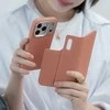 „Moshi Overture MagSafe“ – odinis atverčiamas dėklas „iPhone 17 Pro“ (miglotos koralų spalvos)