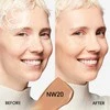 Matinis makiažo pagrindas MAC Studio Fix Fluid SPF 15 24HR Matte Foundation + Oil Control, spalva: NW20, 30 ml