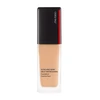 „Shiseido Synchro Skin“ gaivinamasis skystas makiažo pagrindas „Flawless“ 230 Alder SPF 30, 30 ml