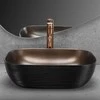 Rea Belinda COPPER BRUSH / Juodas praustuvas ant stalo