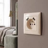 Toolight Viengubas Lizdas Su Įžeminimu + 2x Usb-a Oste Jnh003-g rusvai gelsvas