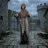 Animuota Helovino dekoracija su judančia galva ir rankomis, juoda, balta ir ruda, 70 × 18 × 170 cm