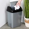 Šiukšlių dėžė plastikinė 16 l pilka su pakeliamu dangčiu