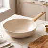 Wok keptuvė su keramine danga, smėlio spalvos, Ø 30 cm
