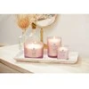 Chesapeake Bay Candle vidutinė žvakė – Joy &amp; Laughter (Cranberry Dahlia)