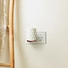 Yankee Candle kvapų difuzoriaus ScentPlug rinkinys (EU kištukas) – Juodas Cherry "Organic Pattern“ dizainas
