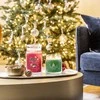 Yankee Candle Shimmering Kalėdų eglutė 368 g