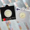 Vėliavėlės-lipdukai 2 eurų monetoms holderiuose 2023 (Juoda)